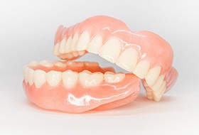 A pair of removable dentures